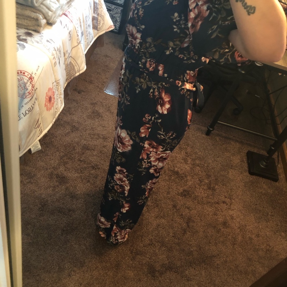 Floral romper - Picture 7 of 9